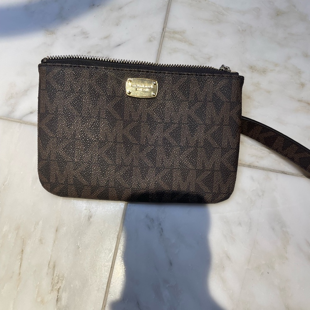 Micheal kors clutch